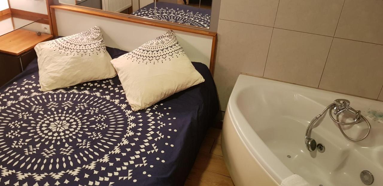 Hotel Eco Logis Espace Bellevue Semeac ภายนอก รูปภาพ
