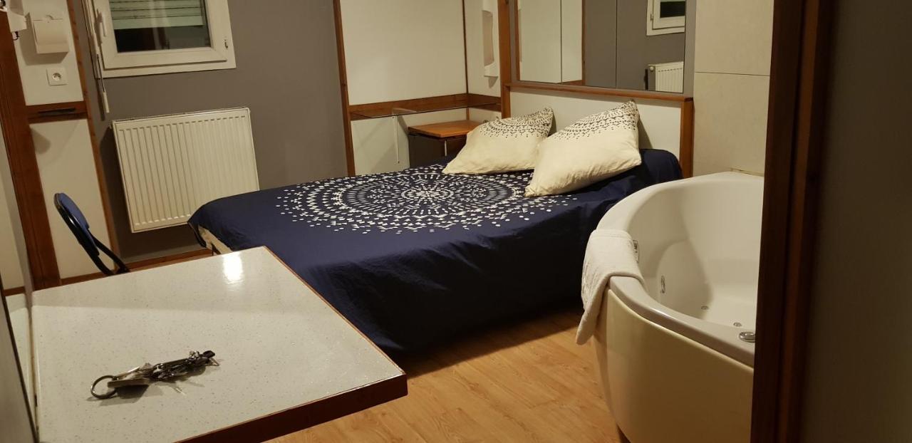 Hotel Eco Logis Espace Bellevue Semeac ภายนอก รูปภาพ