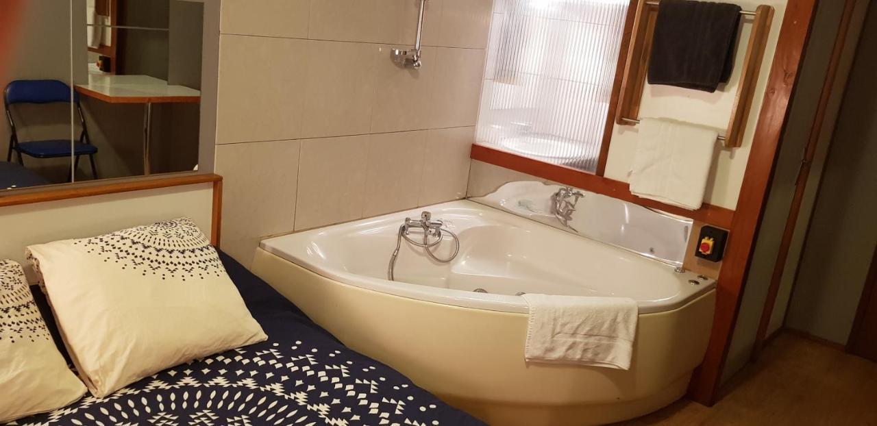 Hotel Eco Logis Espace Bellevue Semeac ภายนอก รูปภาพ